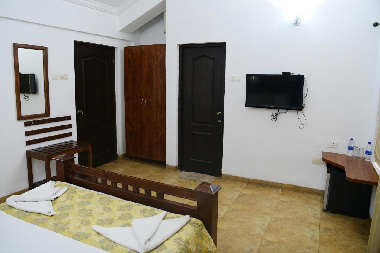 White Square Nirvana, Parra 3* Mapusa